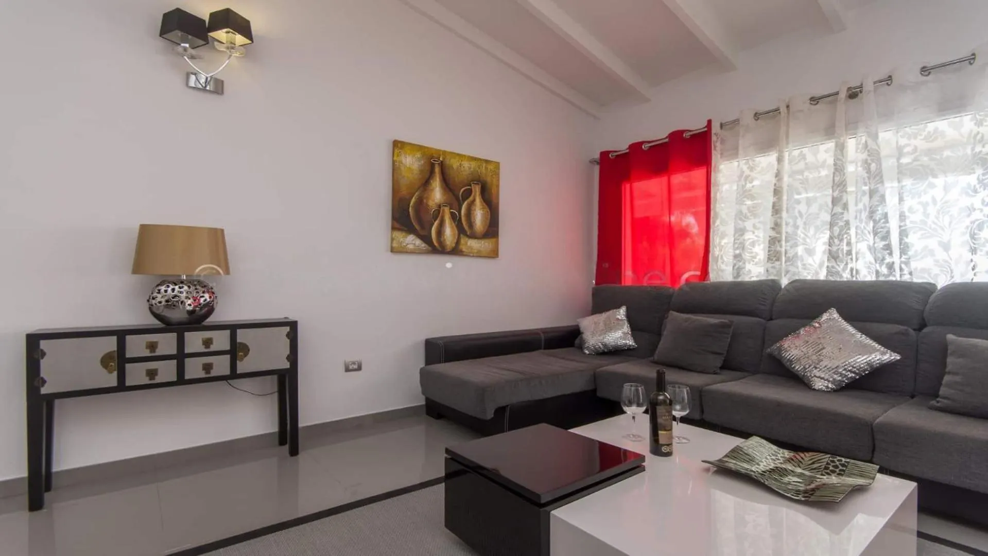 Villas Trillizos 아데제